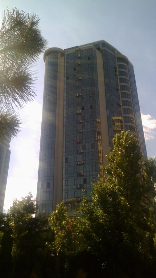 Dolphin Apartment Odesa Exterior photo