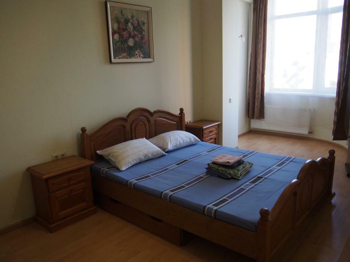 Dolphin Apartment Odesa Exterior photo